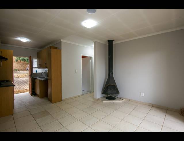 2 BEDROOM TOWNHOUSE TO LET IN WILGEHEUWEL